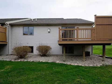 523 Sycamore Cir, Saline, MI 48176 photo 9
