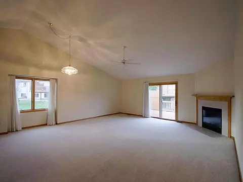 523 Sycamore Cir, Saline, MI 48176 photo 5