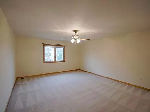 523 Sycamore Cir, Saline, MI 48176 photo 16