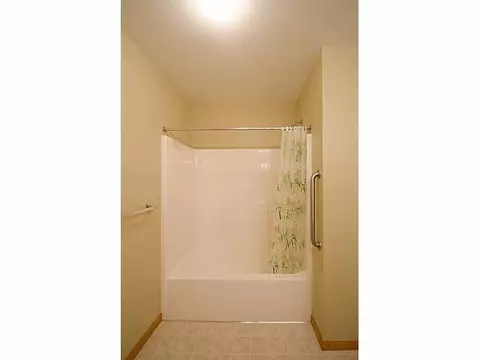 523 Sycamore Cir, Saline, MI 48176 photo 21