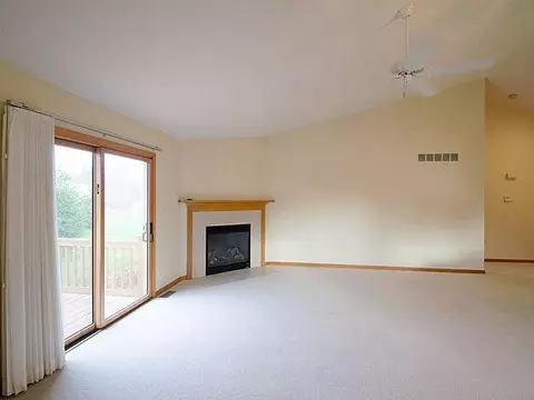 523 Sycamore Cir, Saline, MI 48176 photo 7