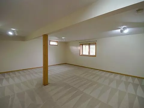 523 Sycamore Cir, Saline, MI 48176 photo 26