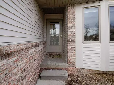 523 Sycamore Cir, Saline, MI 48176 photo 10