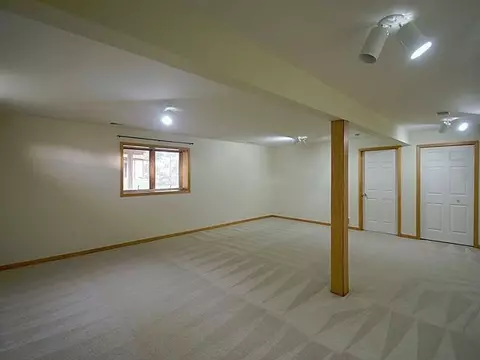 523 Sycamore Cir, Saline, MI 48176 photo 6
