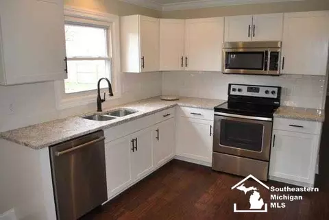 275 Armitage, Monroe, MI 48162 photo 4