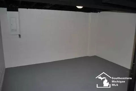275 Armitage, Monroe, MI 48162 photo 17