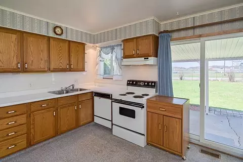 145 Tower, Saline, MI 48176 photo 8