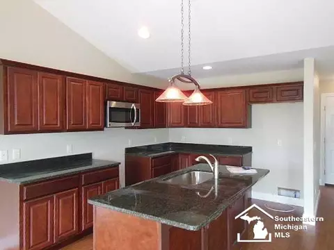646 Webber, Temperance, MI 48182 photo 9