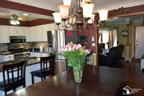 10200 Crabb, Temperance, MI 48182 photo 6