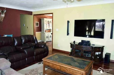 10200 Crabb, Temperance, MI 48182 photo 5