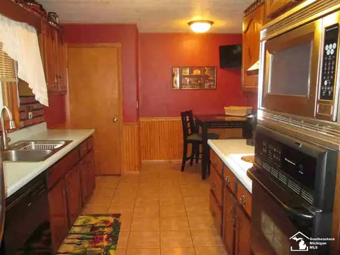 8829 Crabb, Temperance, MI 48182 photo 14