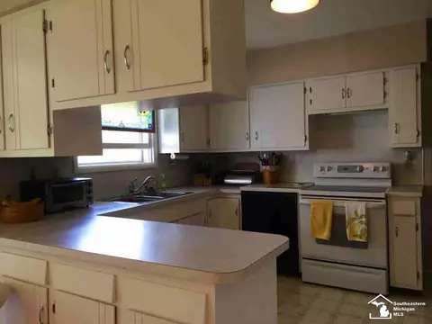 2739 Nadeau, Monroe, MI 48162 photo 7