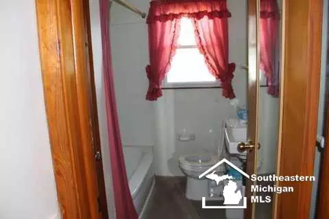 1858 Huron, Monroe, MI 48161 photo 9