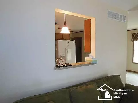 686 Webber, Temperance, MI 48182 photo 7