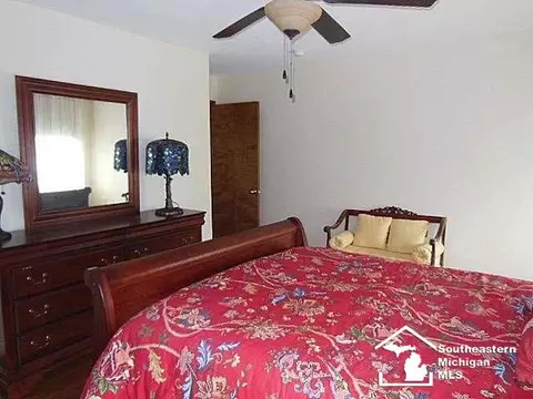 686 Webber, Temperance, MI 48182 photo 14