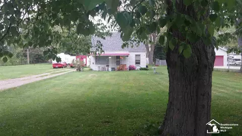 1761 Hemlock, Monroe, MI 48162 photo 1