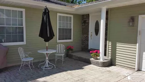 1121 Handy, Monroe, MI 48162 photo 4