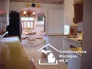 472 N Macomb, Monroe, MI 48162 photo 2