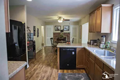 1638 Longfellow, Temperance, MI 48182 photo 4