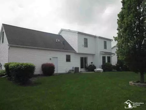 566 Webber, Temperance, MI 48182 photo 4