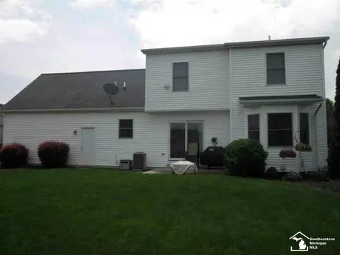 566 Webber, Temperance, MI 48182 photo 3