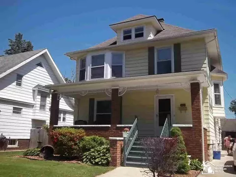717 Cass, Monroe, MI 48161 photo 2