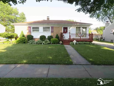312 Theodore, Monroe, MI 48162 photo 2