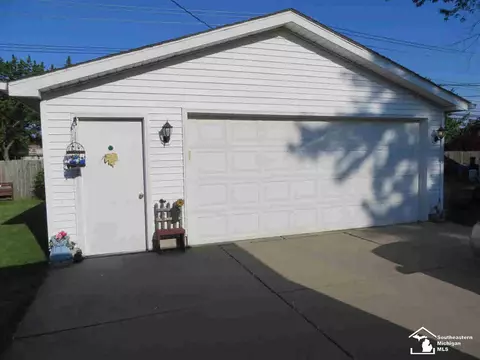 312 Theodore, Monroe, MI 48162 photo 16