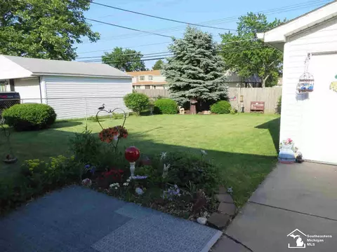 312 Theodore, Monroe, MI 48162 photo 13