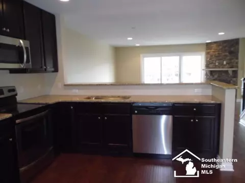 3150 Charme Hbr, Monroe, MI 48162 photo 2