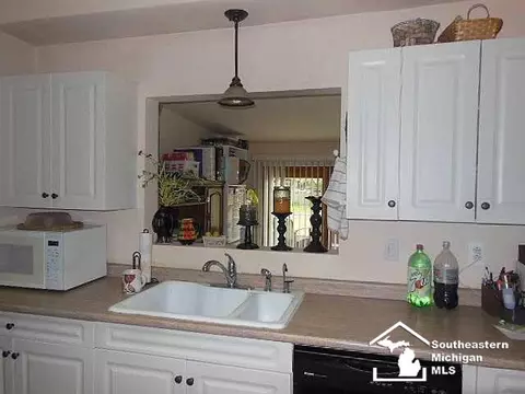 8809 Crabb, Temperance, MI 48182 photo 6