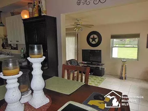 8809 Crabb, Temperance, MI 48182 photo 12