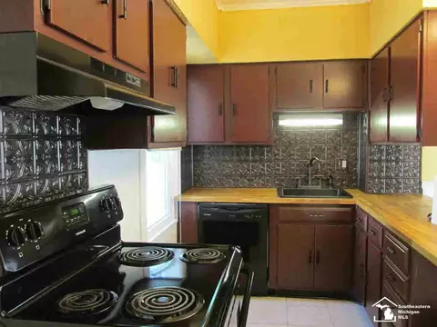 601 E Third, Monroe, MI 48161 photo 3