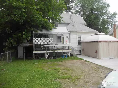 1539 Monroe, Carleton, MI 48117 photo 4