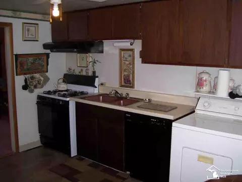 124 Kessler, Monroe, MI 48162 photo 7
