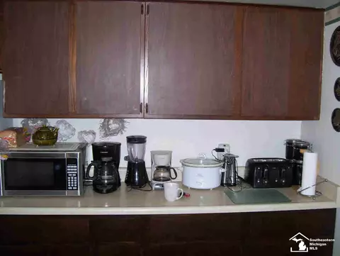 124 Kessler, Monroe, MI 48162 photo 8