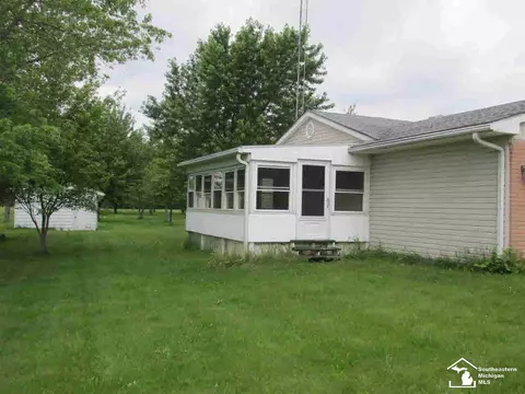 2730 Nadeau, Monroe, MI 48162 photo 3