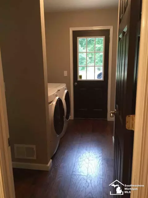 10815 Secor, Temperance, MI 48182 photo 5