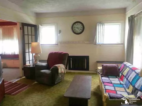 404 Smith, Monroe, MI 48161 photo 3