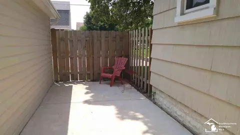 202 Tremont, Monroe, MI 48162 photo 7