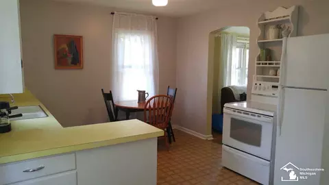 202 Tremont, Monroe, MI 48162 photo 10
