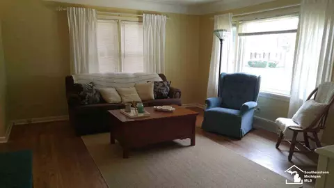 202 Tremont, Monroe, MI 48162 photo 2