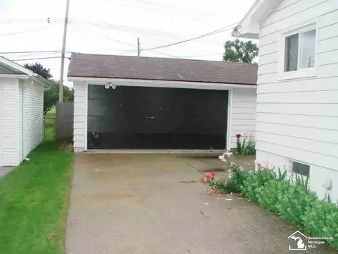 630 Bentley, Monroe, MI 48162 photo 3