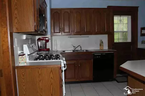 430 Sackett, Monroe, MI 48161 photo 8