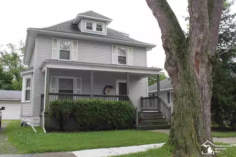 430 Sackett, Monroe, MI 48161 photo 1