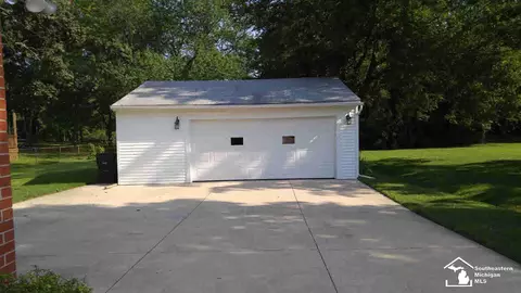 328 Ash, Carleton, MI 48117 photo 10