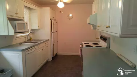328 Ash, Carleton, MI 48117 photo 16