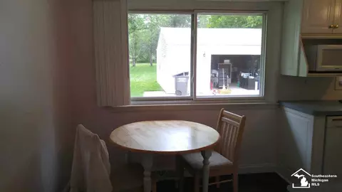 328 Ash, Carleton, MI 48117 photo 3