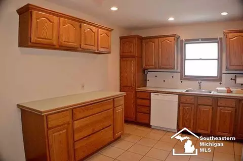 739 Mildred, Temperance, MI 48182 photo 4
