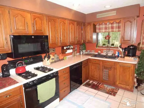 1425 Longfellow, Temperance, MI 48182 photo 4